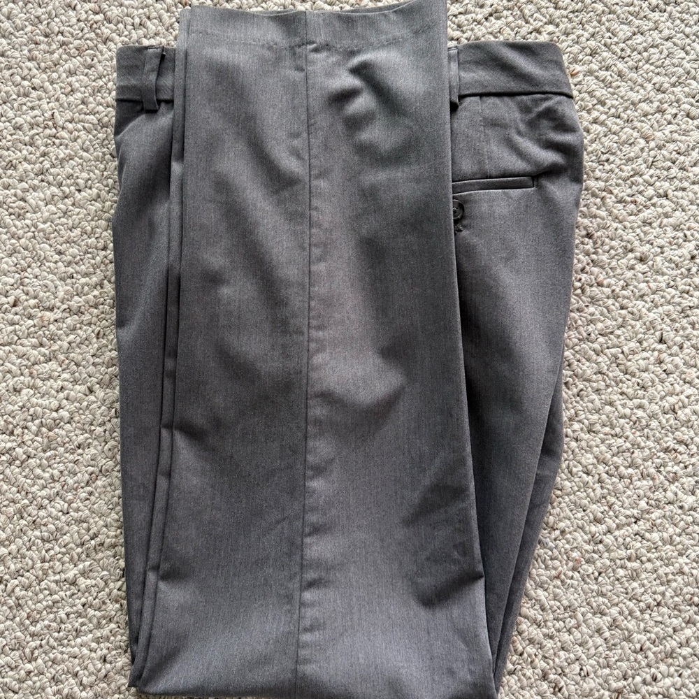 EUC Men’s Van Heusen Medium Charcoal Dress Pants 36x32